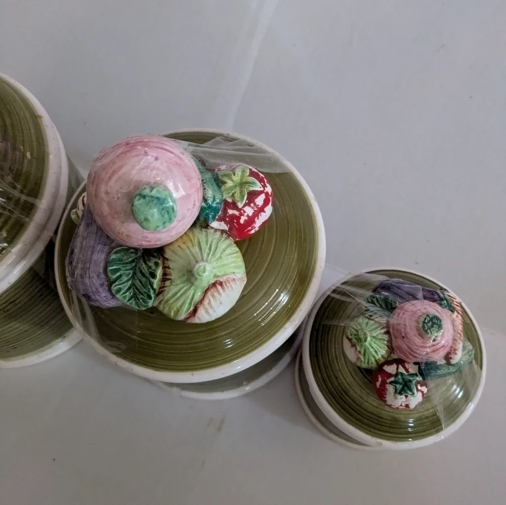 Garden Harvest RARE Find- Vintage 3 set jars cannisters with lids